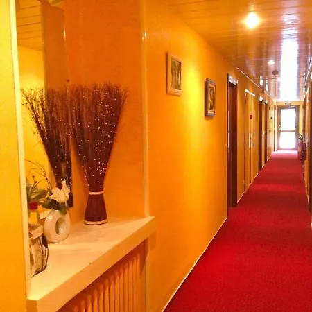 Hotel Restaurant L'Aure Du Lac 호텔